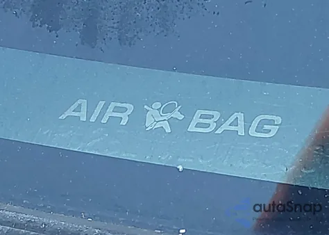 1998 Lincoln Navigator z USA, uszkodzony, nr VIN 5LMPU28L1WLJ16000